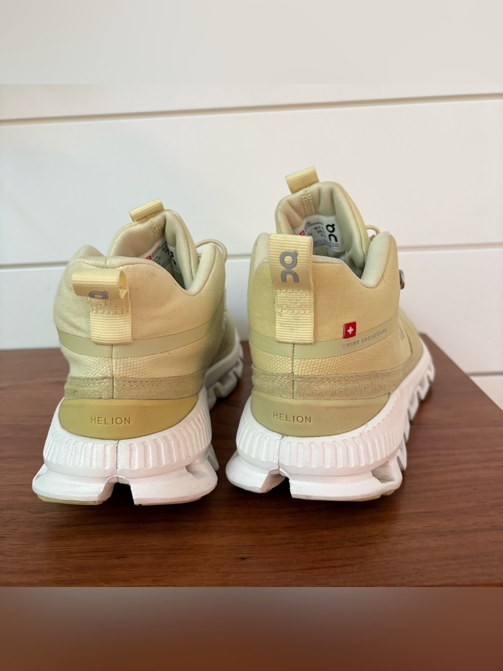 ON Womens Cloud Hi Running Sneakers Shoes Endive Green Sz 7.5 Athletic Lifestyle - Picture 3 of 11